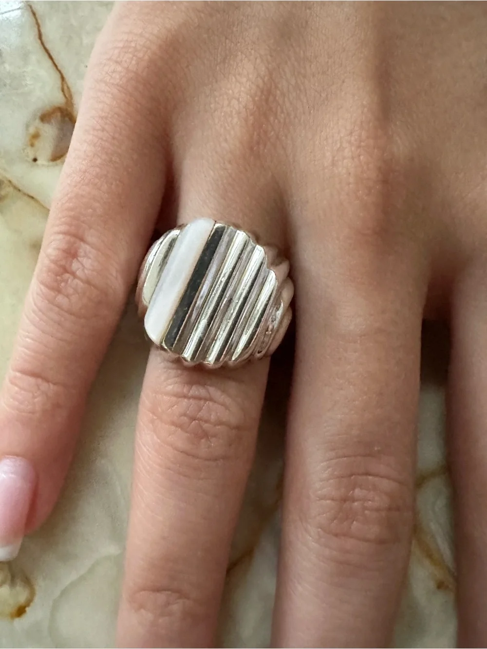 925 BOMA Sterling Silver Ribbed Dome Ring - White mother of Pearl Size 7